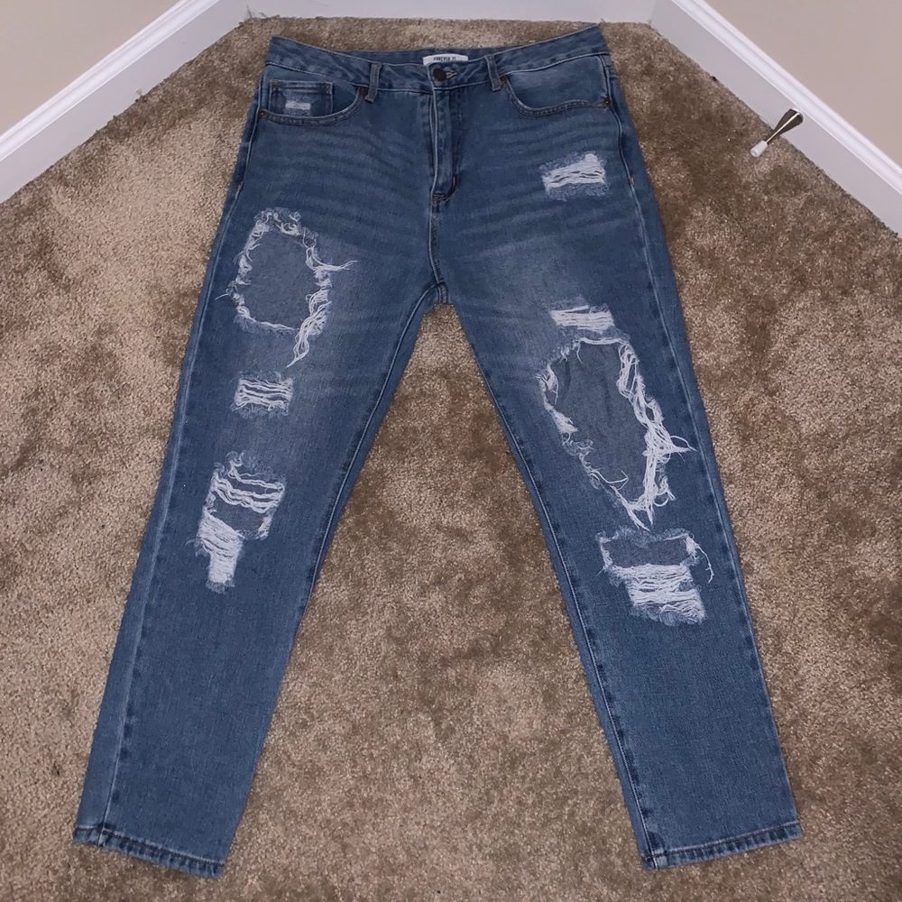 forever 21 ripped boyfriend jeans